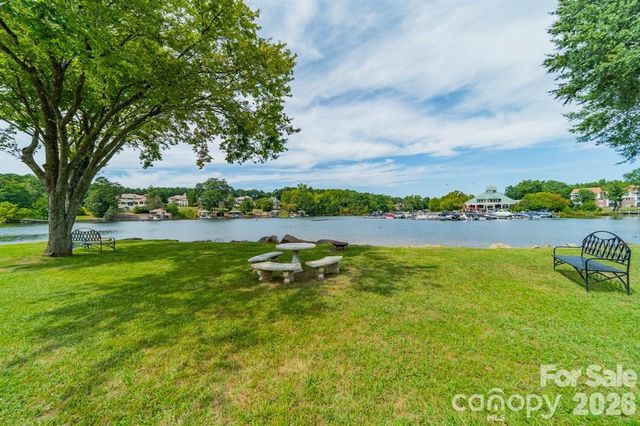 7822 Village Harbor Drive, Cornelius, NC 28031