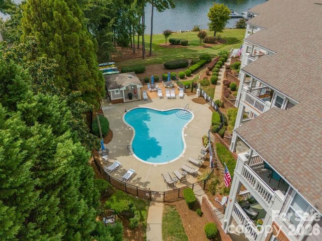 7822 Village Harbor Drive, Cornelius, NC 28031