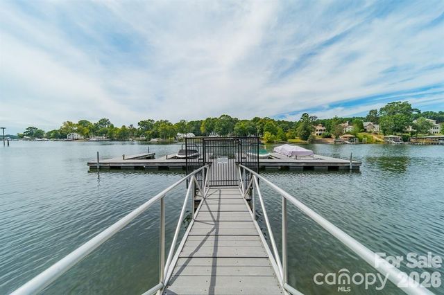 7822 Village Harbor Drive, Cornelius, NC 28031