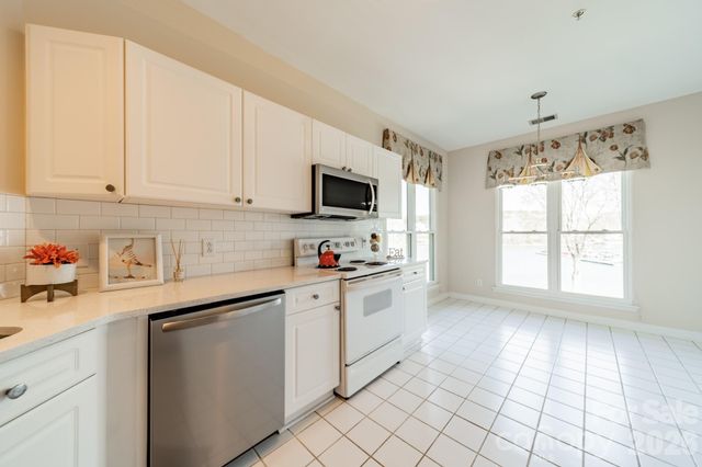 7822 Village Harbor Drive, Cornelius, NC 28031