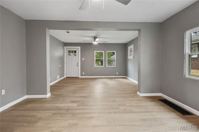 7095 Lexington Avenue, Velda City, MO 63121