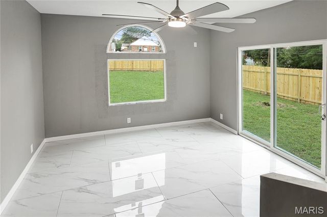 7095 Lexington Avenue, Velda City, MO 63121