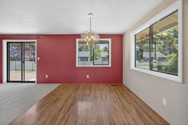 1076 Aspen Street, Medford, OR 97501