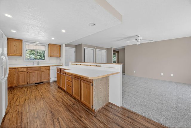 1076 Aspen Street, Medford, OR 97501
