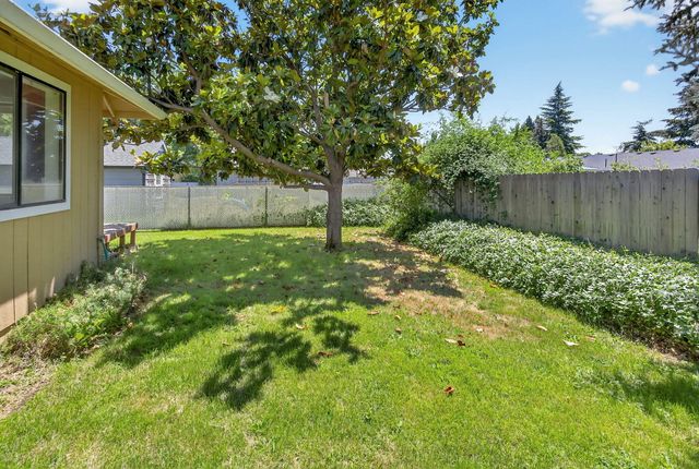 1076 Aspen Street, Medford, OR 97501