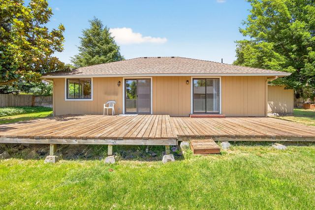 1076 Aspen Street, Medford, OR 97501