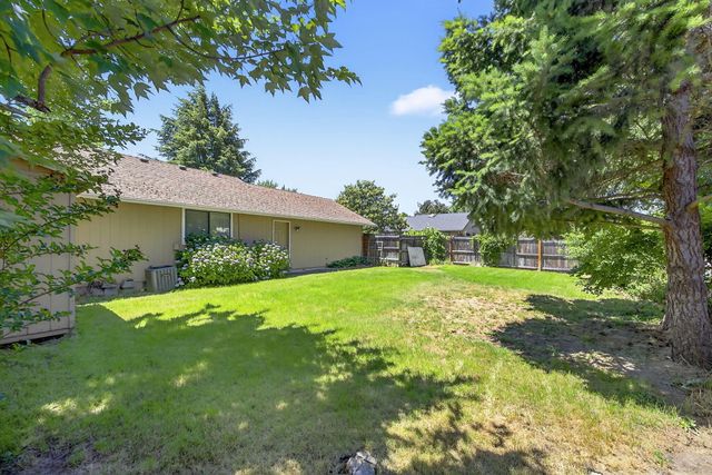 1076 Aspen Street, Medford, OR 97501