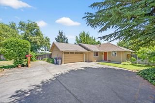 1076 Aspen Street, Medford, OR 97501