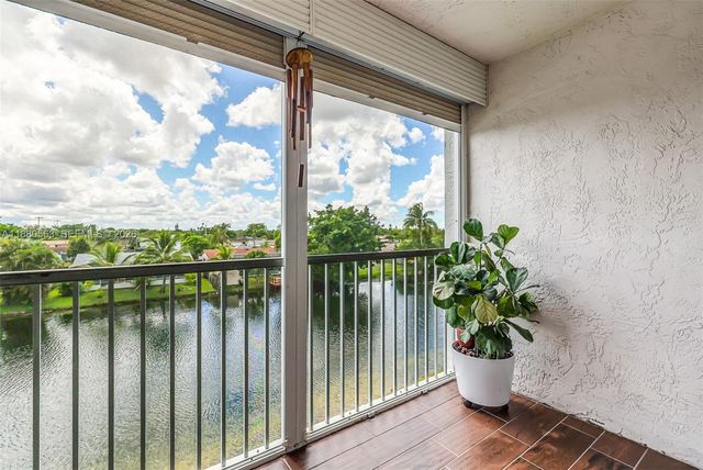 10346 NW 24th Place 304, Sunrise, FL 33322