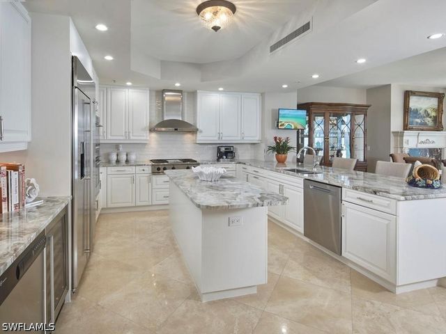 970 Cape Marco DR 806, Marco Island, FL 34145