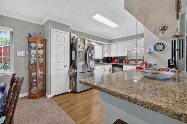 165 Pecan Cove Lane, Onalaska, TX 77360