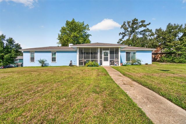 165 Pecan Cove Lane, Onalaska, TX 77360