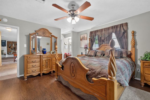 165 Pecan Cove Lane, Onalaska, TX 77360