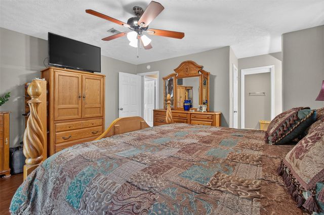 165 Pecan Cove Lane, Onalaska, TX 77360