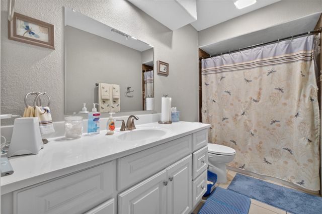 165 Pecan Cove Lane, Onalaska, TX 77360