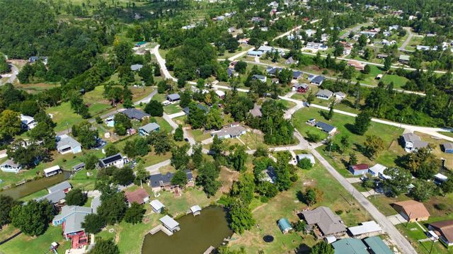 165 Pecan Cove Lane, Onalaska, TX 77360