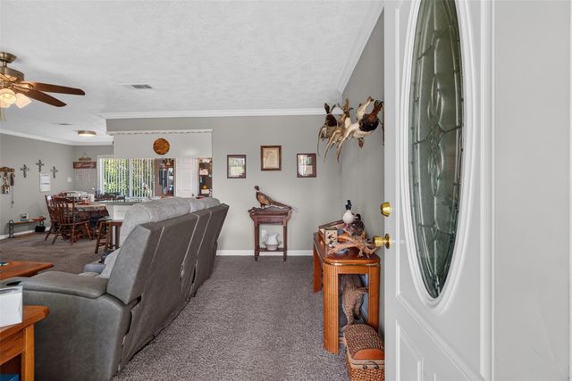 165 Pecan Cove Lane, Onalaska, TX 77360