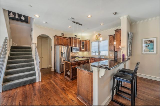 3827 Holland Avenue B, Dallas, TX 75219