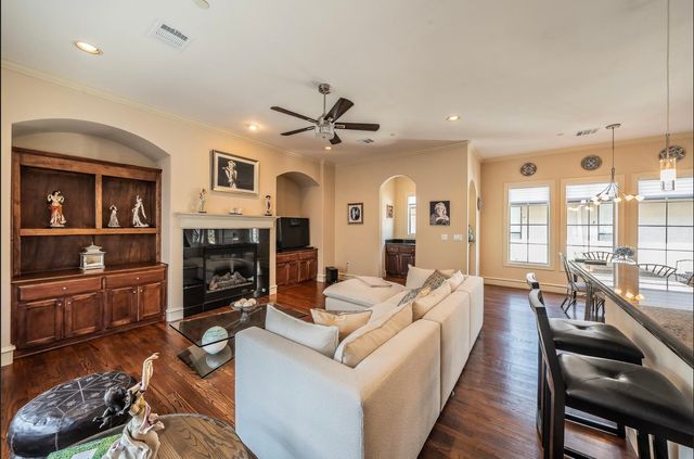 3827 Holland Avenue B, Dallas, TX 75219