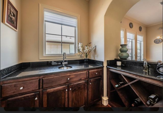 3827 Holland Avenue B, Dallas, TX 75219