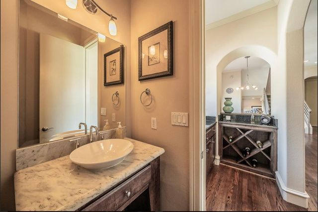 3827 Holland Avenue B, Dallas, TX 75219