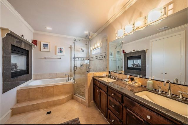 3827 Holland Avenue B, Dallas, TX 75219