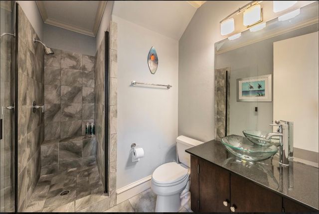 3827 Holland Avenue B, Dallas, TX 75219