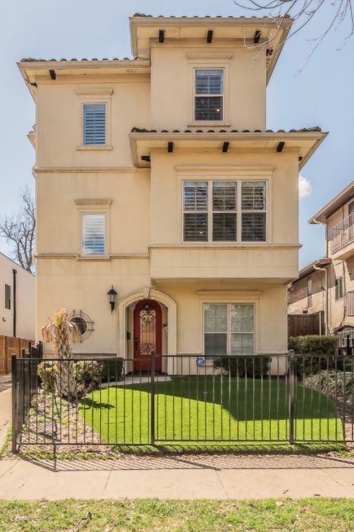 3827 Holland Avenue B, Dallas, TX 75219