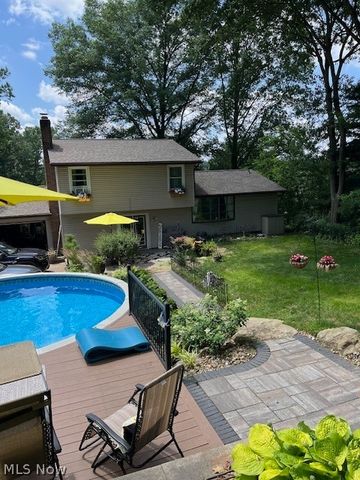 165 Woodsdale Drive, Mogadore, OH 44260