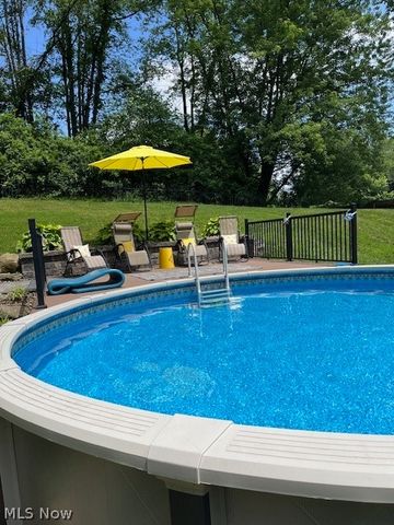 165 Woodsdale Drive, Mogadore, OH 44260