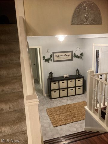 165 Woodsdale Drive, Mogadore, OH 44260