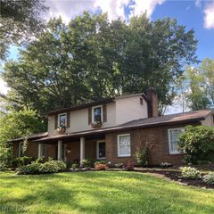 165 Woodsdale Drive, Mogadore, OH 44260