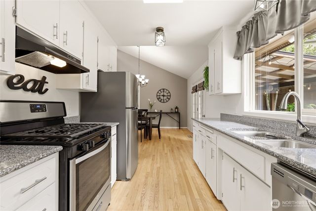 2424 W 12th Street, Port Angeles, WA 98363