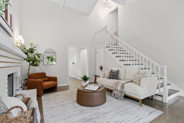 211 Nataqua Avenue, Pacifica, CA 94044