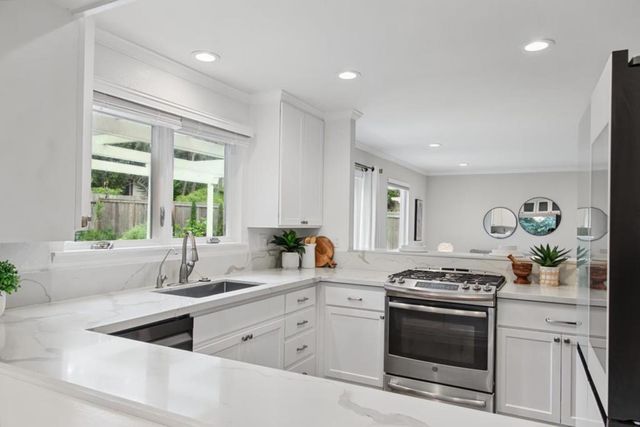 211 Nataqua Avenue, Pacifica, CA 94044
