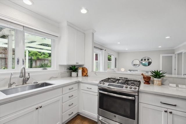 211 Nataqua Avenue, Pacifica, CA 94044