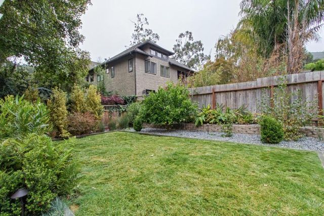 211 Nataqua Avenue, Pacifica, CA 94044
