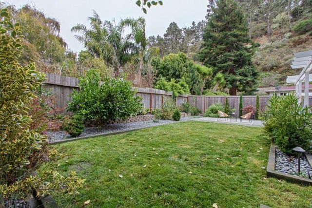 211 Nataqua Avenue, Pacifica, CA 94044