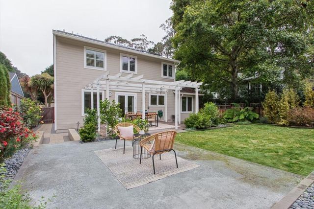 211 Nataqua Avenue, Pacifica, CA 94044