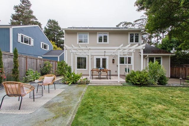 211 Nataqua Avenue, Pacifica, CA 94044
