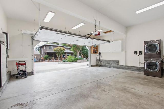 211 Nataqua Avenue, Pacifica, CA 94044
