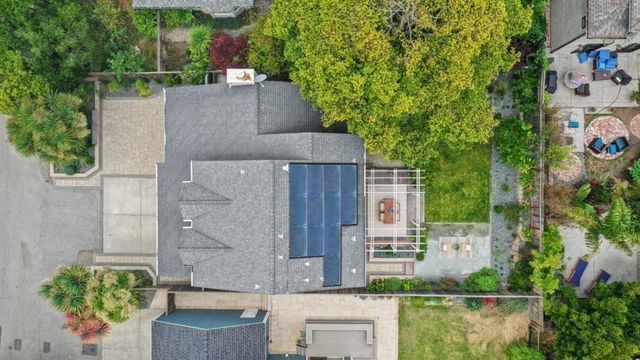 211 Nataqua Avenue, Pacifica, CA 94044
