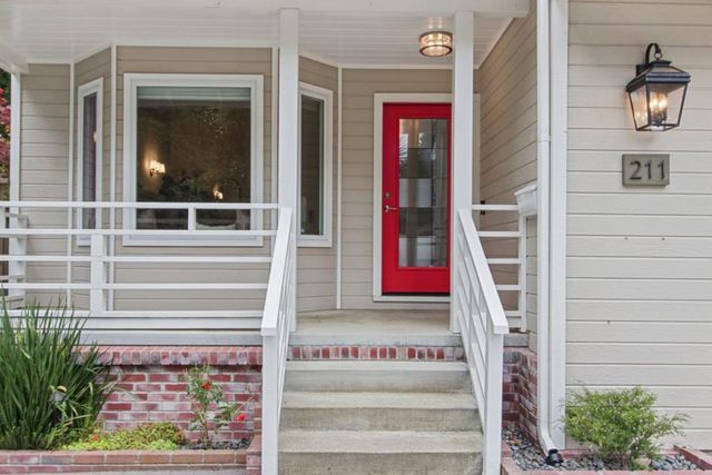 211 Nataqua Avenue, Pacifica, CA 94044
