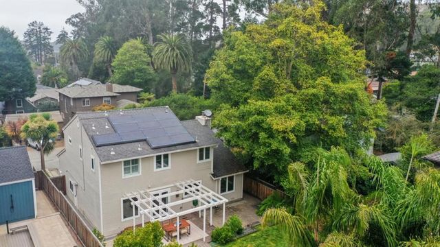 211 Nataqua Avenue, Pacifica, CA 94044