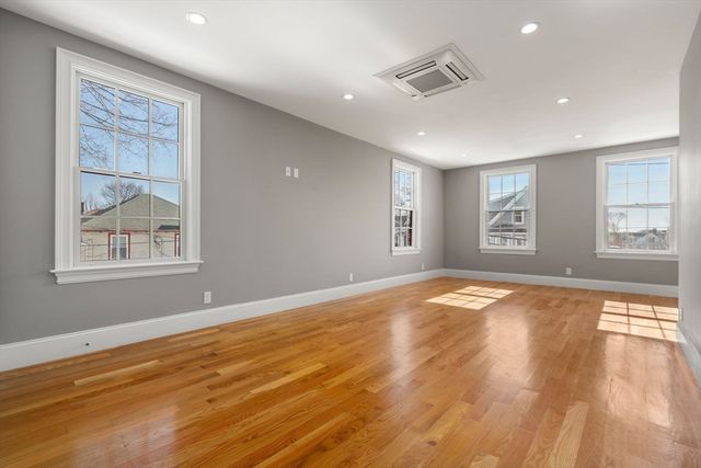 23 Chickatawbut St 2, Boston, MA 02122