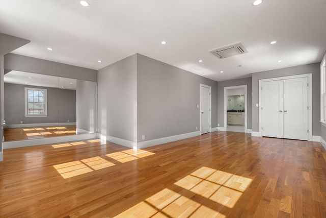 23 Chickatawbut St 2, Boston, MA 02122