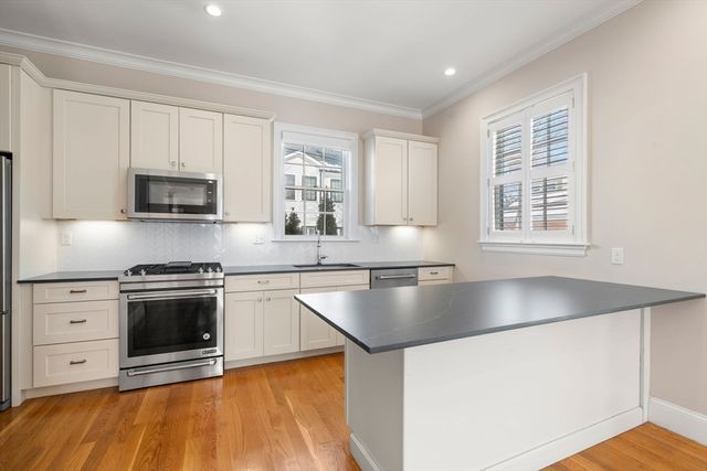 23 Chickatawbut St 2, Boston, MA 02122