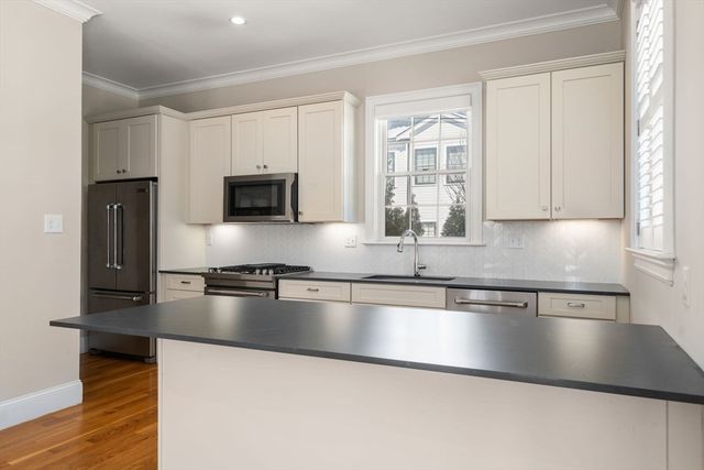 23 Chickatawbut St 2, Boston, MA 02122