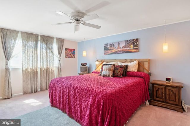 9735 GLENHOPE RD, Philadelphia, PA 19115