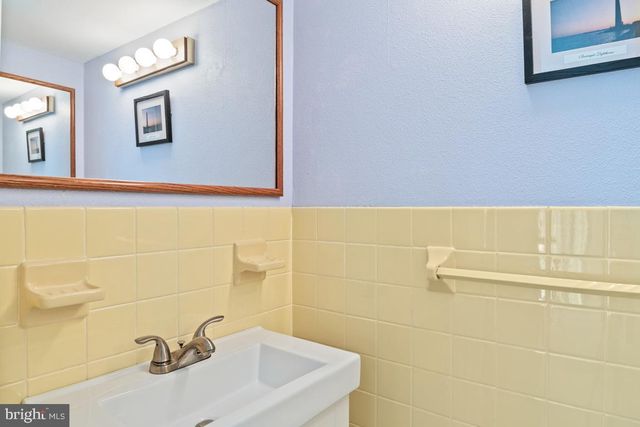 9735 GLENHOPE RD, Philadelphia, PA 19115